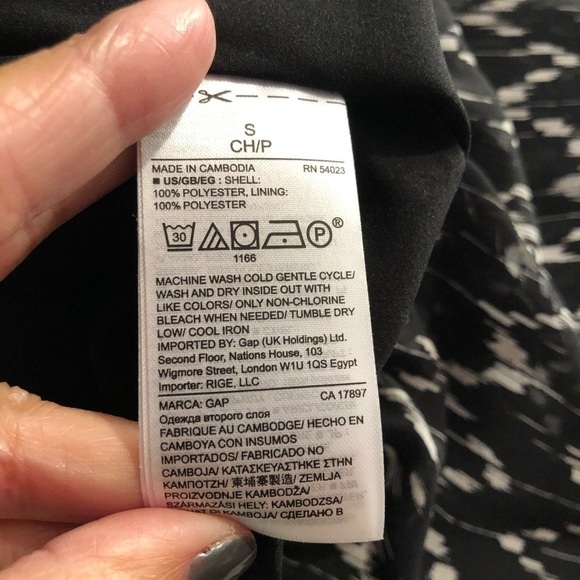 GAP Black and Cream Tiered Ruffle Skirt Sz S NWOT - Picture 5 of 5